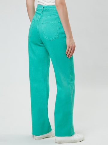 Influencer Wide leg Jeans i grön