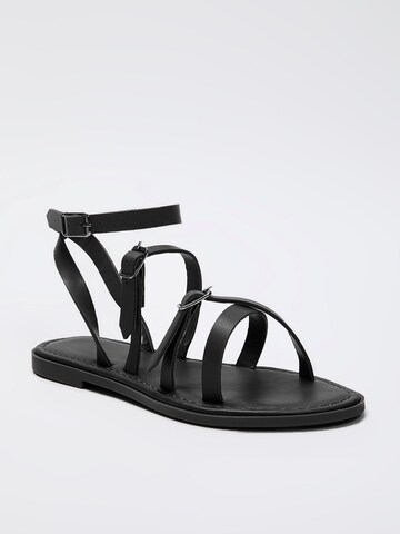 Sandalo con cinturino di Trendyol in nero: frontale