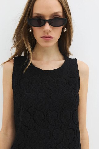 No Matter What Top in Zwart