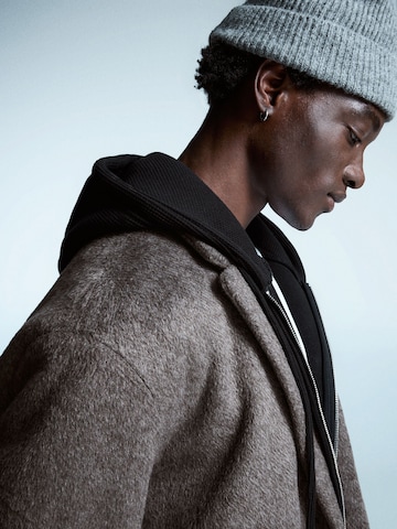 BershkaPrijelazni kaput - siva boja