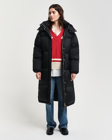 GANT Winter Coat in Black: front