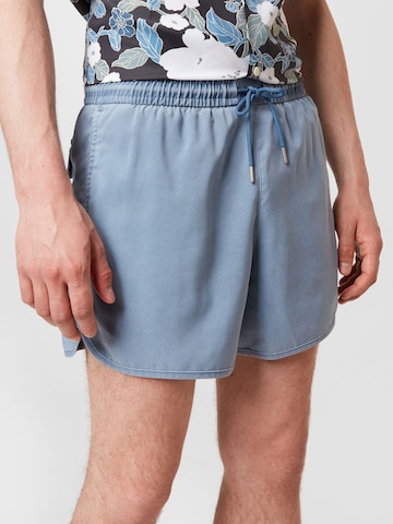 Abercrombie & Fitch Regular Shorts in Blau