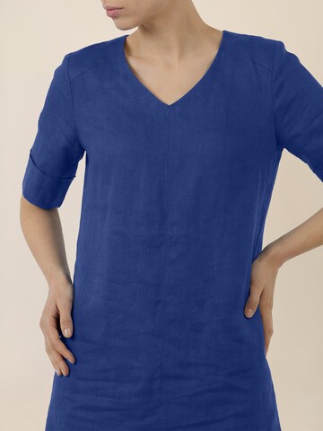 APART Kleid in Blau