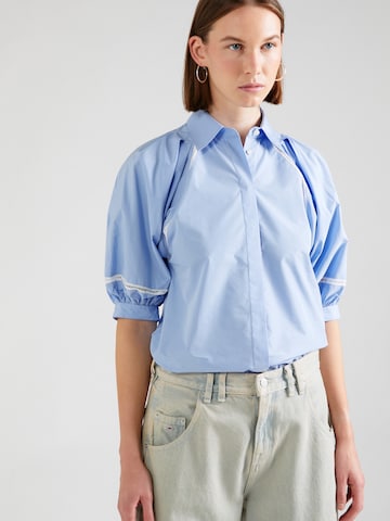 3.1 Phillip Lim Bluse i blå: forside