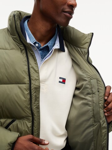 Tommy Jeans Φθινοπωρινό και ανοιξιάτικο μπουφάν 'VAIL' σε πράσινο