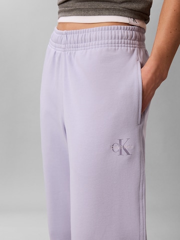 Calvin Klein Jeans Tapered Broek in Lila