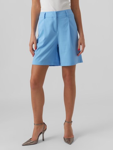VERO MODA Loose fit Pleat-front trousers 'Zelda' in Blue: front