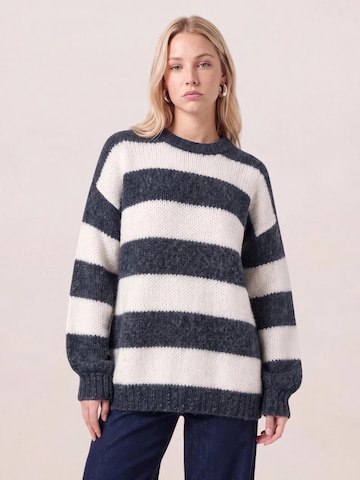 noar studios Pullover in Weiß: Vorderseite