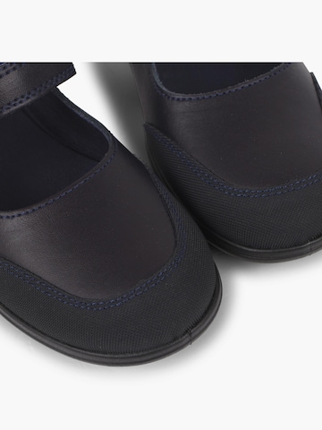 Scarpa bassa di Pisamonas in blu