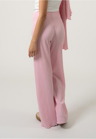 Flared Pantaloni 'Eira' di OH APRIL in rosa
