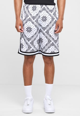 Karl Kani Regular Pants in White: front