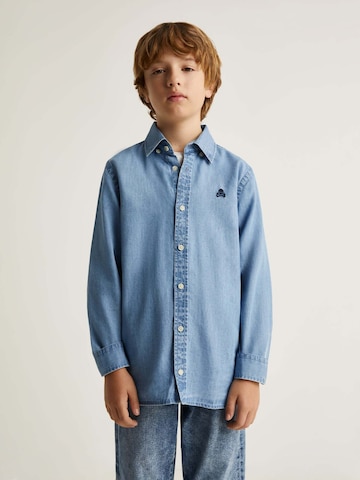 Coupe regular Chemise Scalpers en bleu : devant