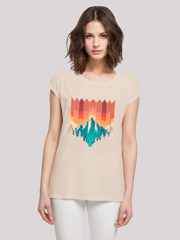 F4NT4STIC Shirt 'Berg Sonnenuntergang Geometrisch' in Beige: voorkant