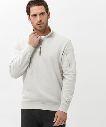 BRAX Sweatshirt 'Sion' in White: front