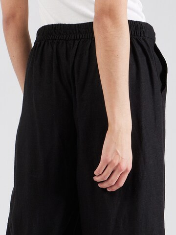 ONLY Široke hlačnice Hlače z naborki 'ONLCARISA' | črna barva