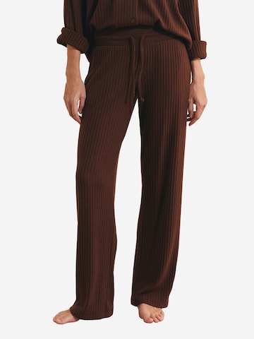 ETAM Pyjamahose 'Berenice' in Braun: Vorderseite