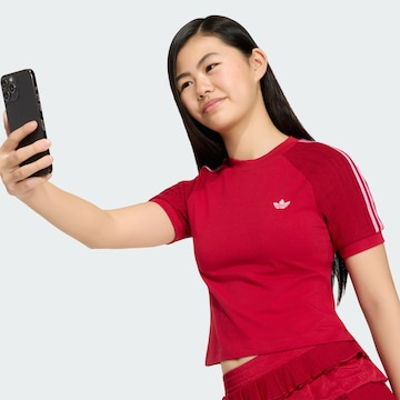 ADIDAS ORIGINALS - Camiseta en rojo