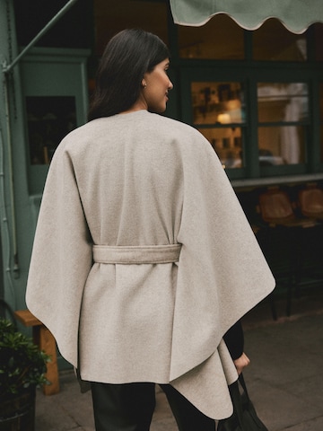 Next Кейп в Бежевый