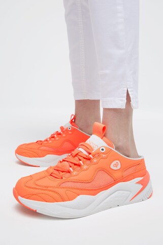 Soccx Sneakers in Orange