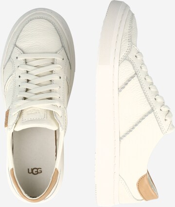 UGG Sneakers laag 'Alameda' in Wit