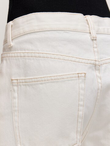 EDITED Boot cut Jeans 'Caro' in White