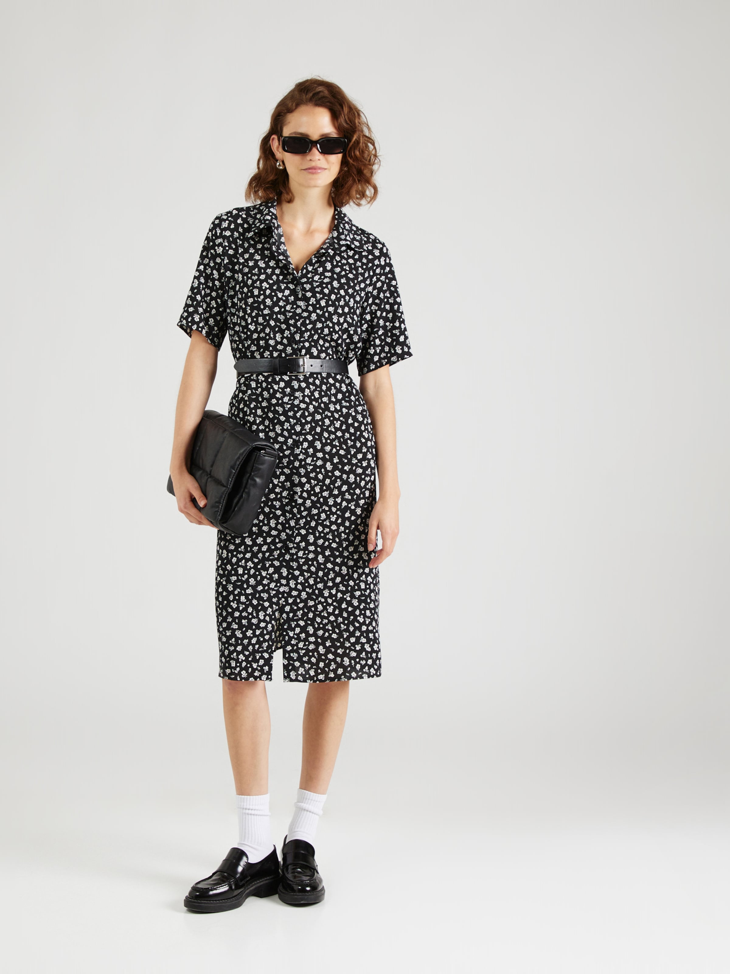 Robe chemise Monki en Noir ABOUT YOU