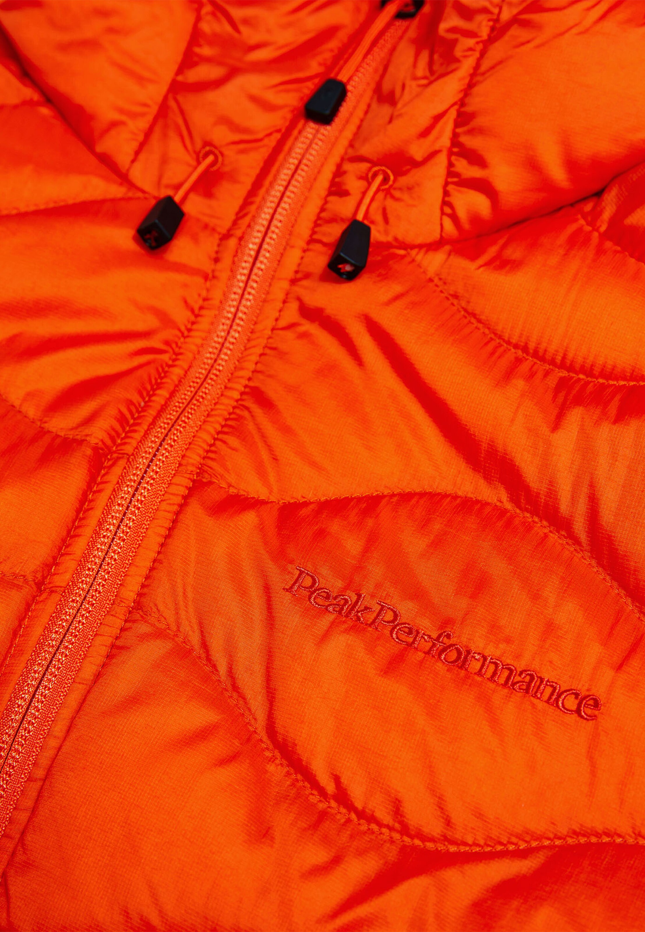 PEAK PERFORMANCE Between-Season Jacket in Orange