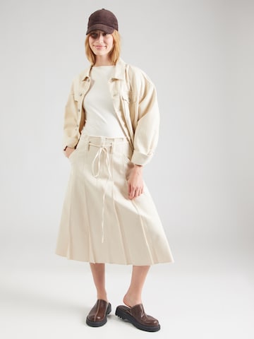 Jupe & Other Stories en blanc