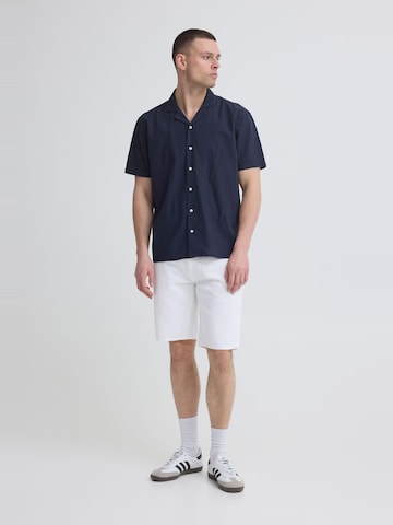 Regular Jean 'BHTwister' BLEND en blanc