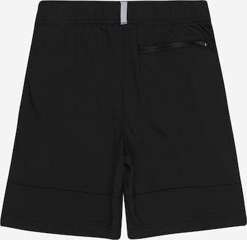 NIKE Regular Sportshorts in Schwarz