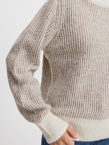 ICHI - Jersey 'IH KAMARA' en gris