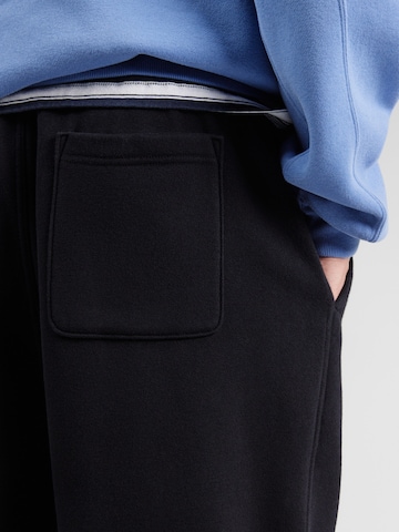 Abercrombie & Fitch Baggy Pants 'ESSENTIAL' in Black