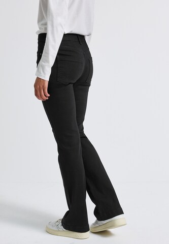 STREET ONE Bootcut Jeans in Schwarz