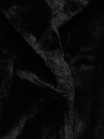 Manteau d’hiver Pull&Bear en noir