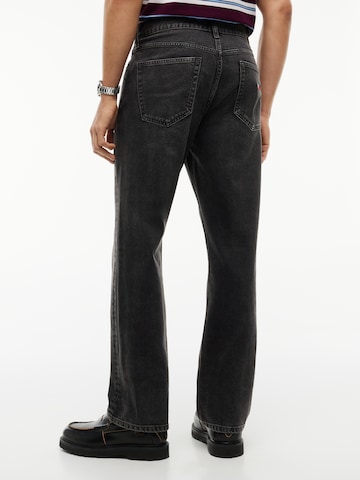 Tommy Jeans Regular Jeans 'OTIS' in Zwart
