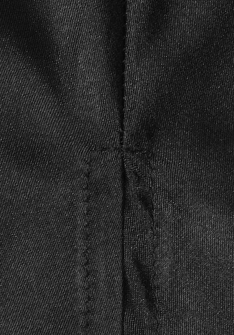 LASCANA Pyjamashortsit värissä musta