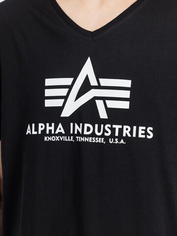 ALPHA INDUSTRIES Shirt 'Basic V-Neck'‌‌‌ in Schwarz