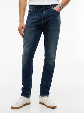 Tommy Jeans - Slimfit Vaquero 'AUSTIN' en azul: frente