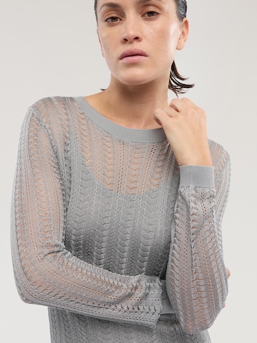 Trussardi - Vestido en gris