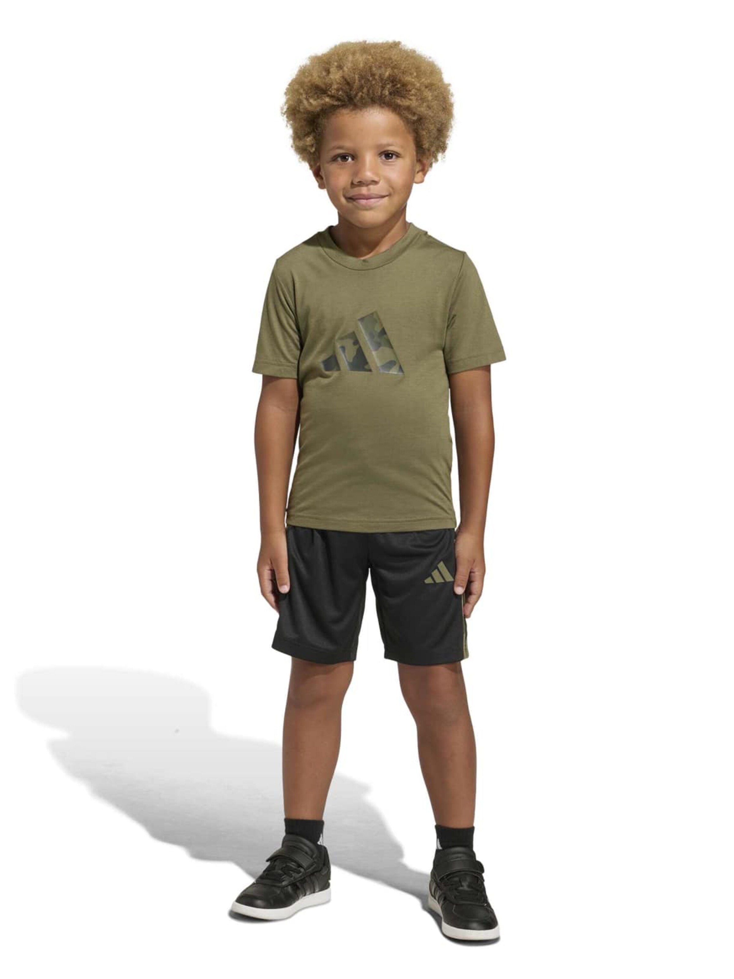 ADIDAS SPORTSWEAR Тренировочный костюм 'Train Essentials' в Зеленый