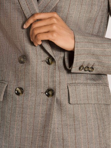MADELEINE Blazer in Beige