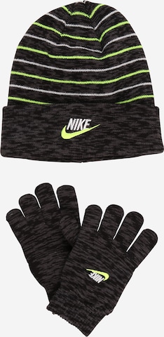 Nike Sportswear Čiapky - Čierna: predná strana