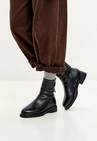 CESARE GASPARI Bootie in Black