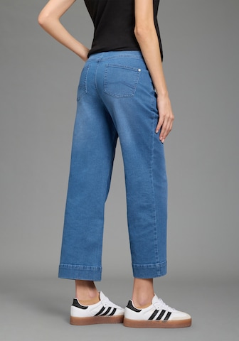 Neun Monate Regular Jeans in Blue