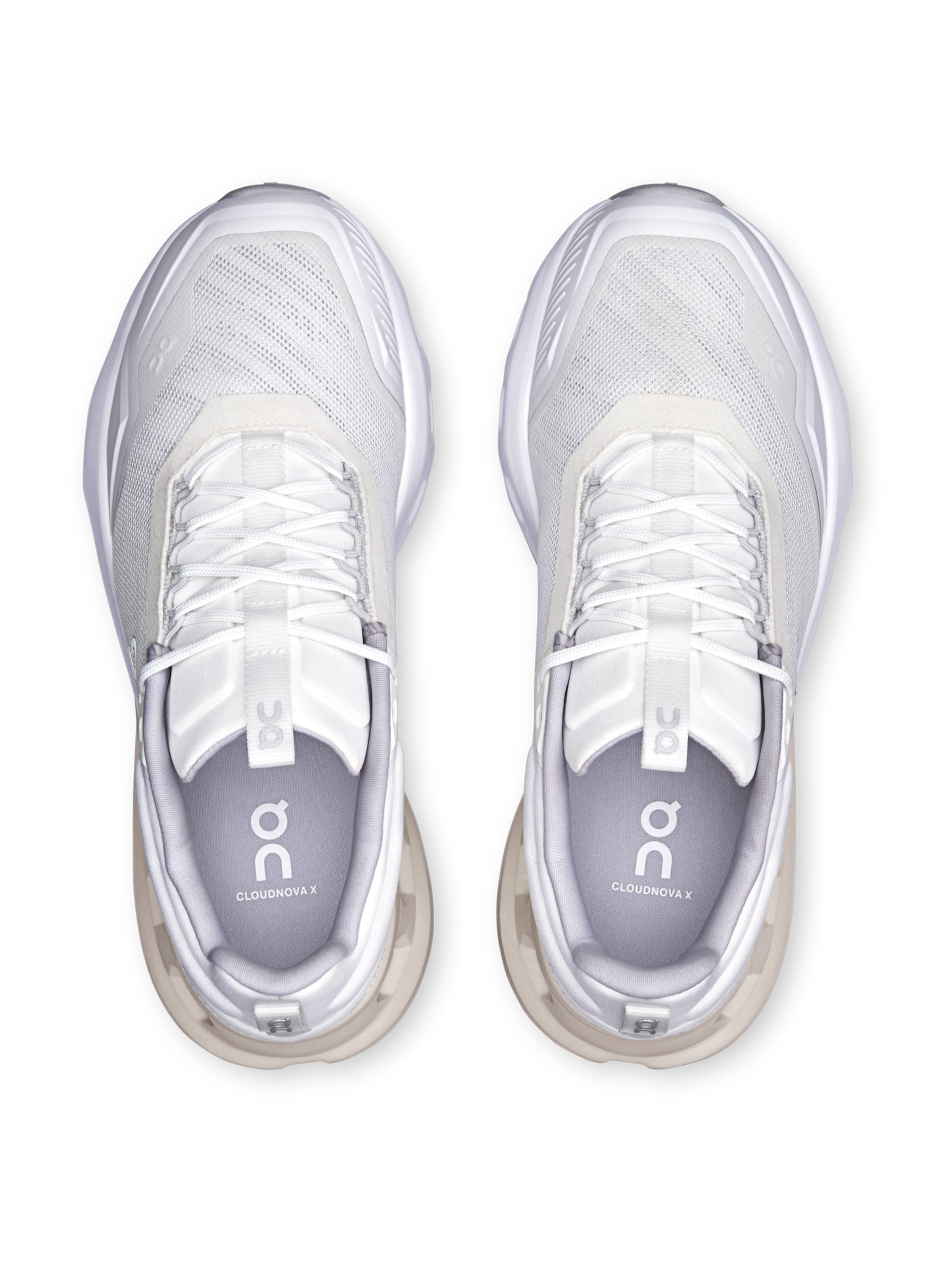 Chaussure de course 'Cloudnova X' On en blanc