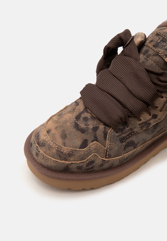 UGG - Zapatillas deportivas bajas 'Lowmel Spotted' en marrón