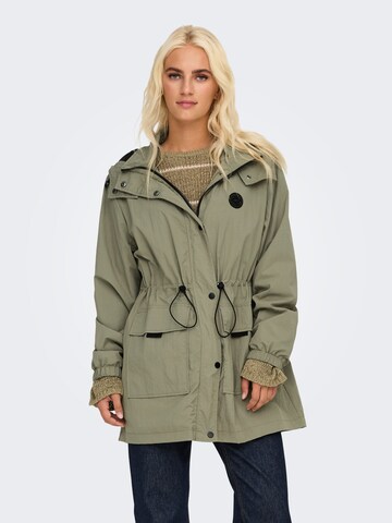 Parka di mezza stagione 'ONLMAMBA' di ONLY in verde: frontale