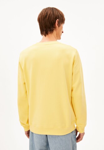 ARMEDANGELS Sweatshirt 'BAARO' in Yellow: back