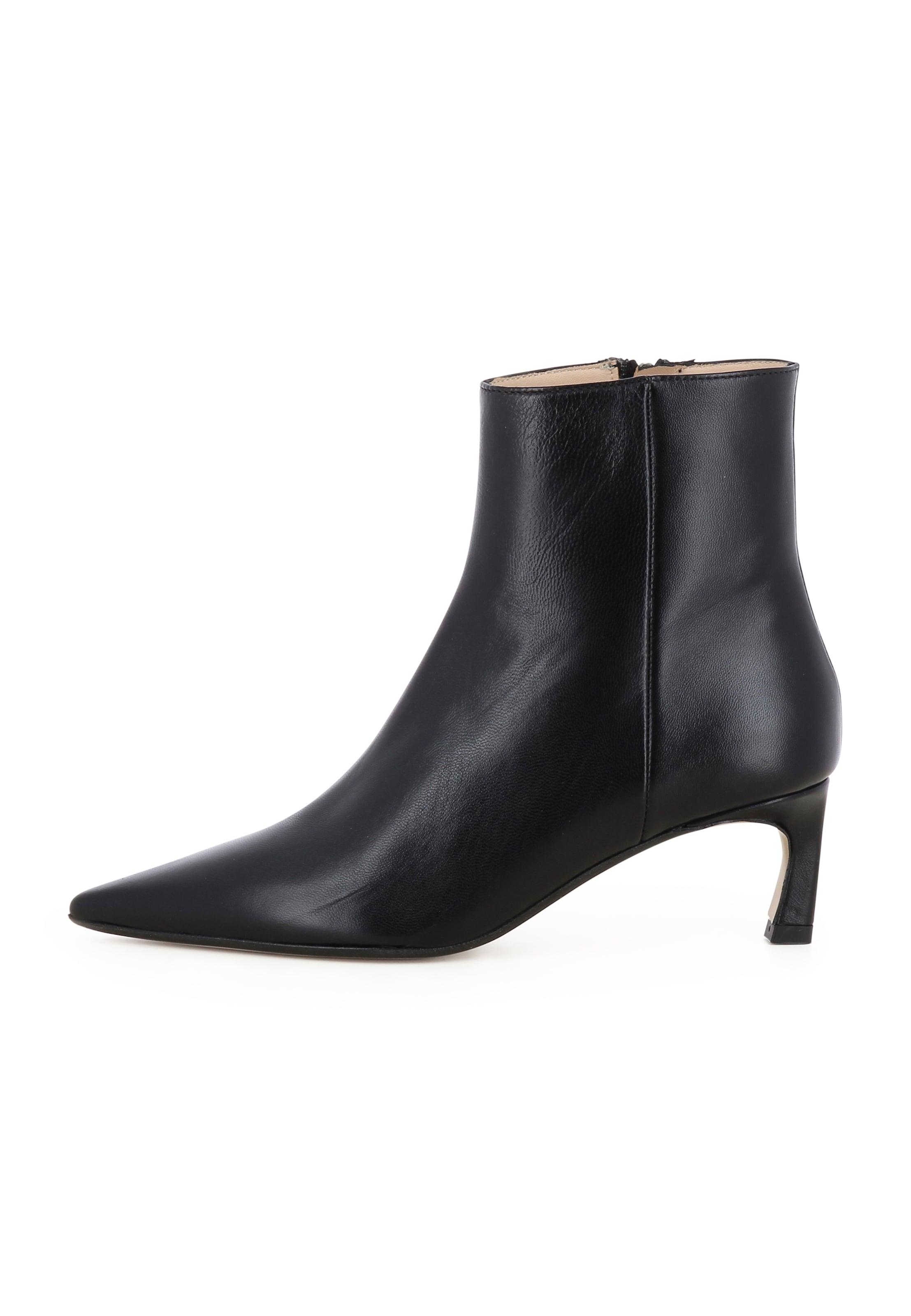 EVITA Bootie 'PERLA' in Black: front