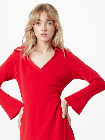 Robe Warehouse en rouge